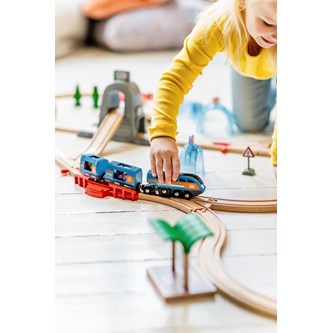 BRIO togbane smart interaktiv teknologi