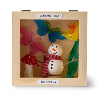 Titteskap i tre 20x30 cm