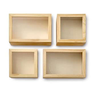 Titteskap i tre 20x30 cm