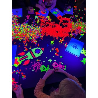 PLUS-PLUS Glow 2000