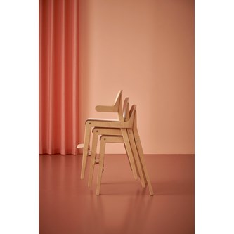 Barnestol Grow FSC D28 sh50 cm med armener og fotstøtte