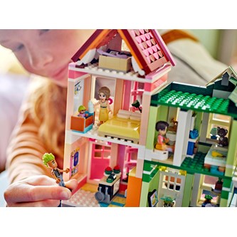 LEGO® Friends Heartlake City leiligheter og butikker 42670
