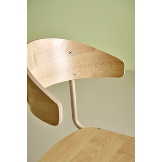 Stol Embrace C-stativ SH50 cm mellomstort sete sølv stativ