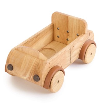 Stor lekebil i tre