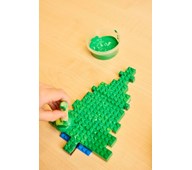 Lag juletre med LEGO®-klosser.
