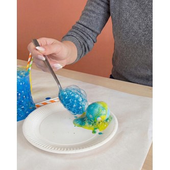 Mal påskeegg med bobler