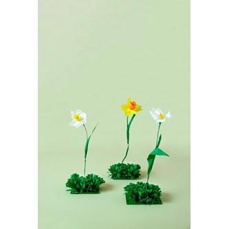 Påskelilje av kreppapir