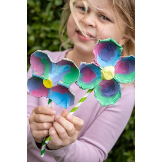 Blomst av eggkartong