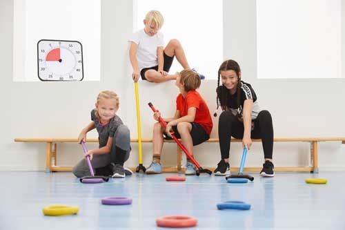 barn som spiller curling