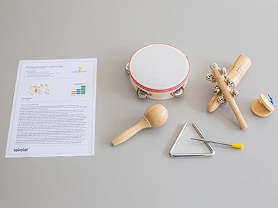 undervisningsmateriell og musikkinstrumenter