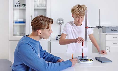 Elever med fysikktime